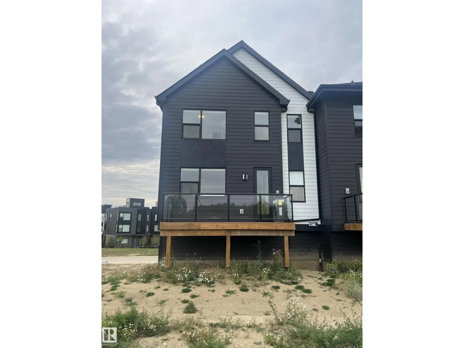 #4 5 RONDEAU DR