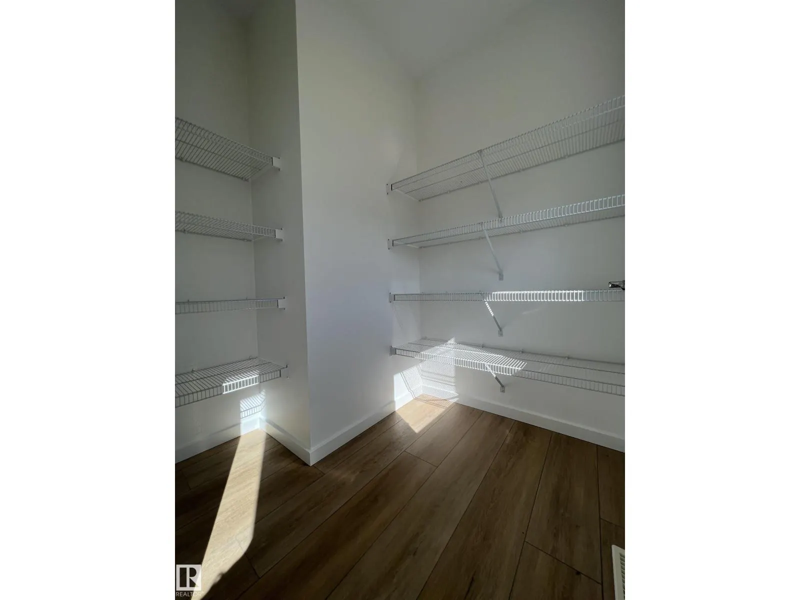 #4 5 RONDEAU DR