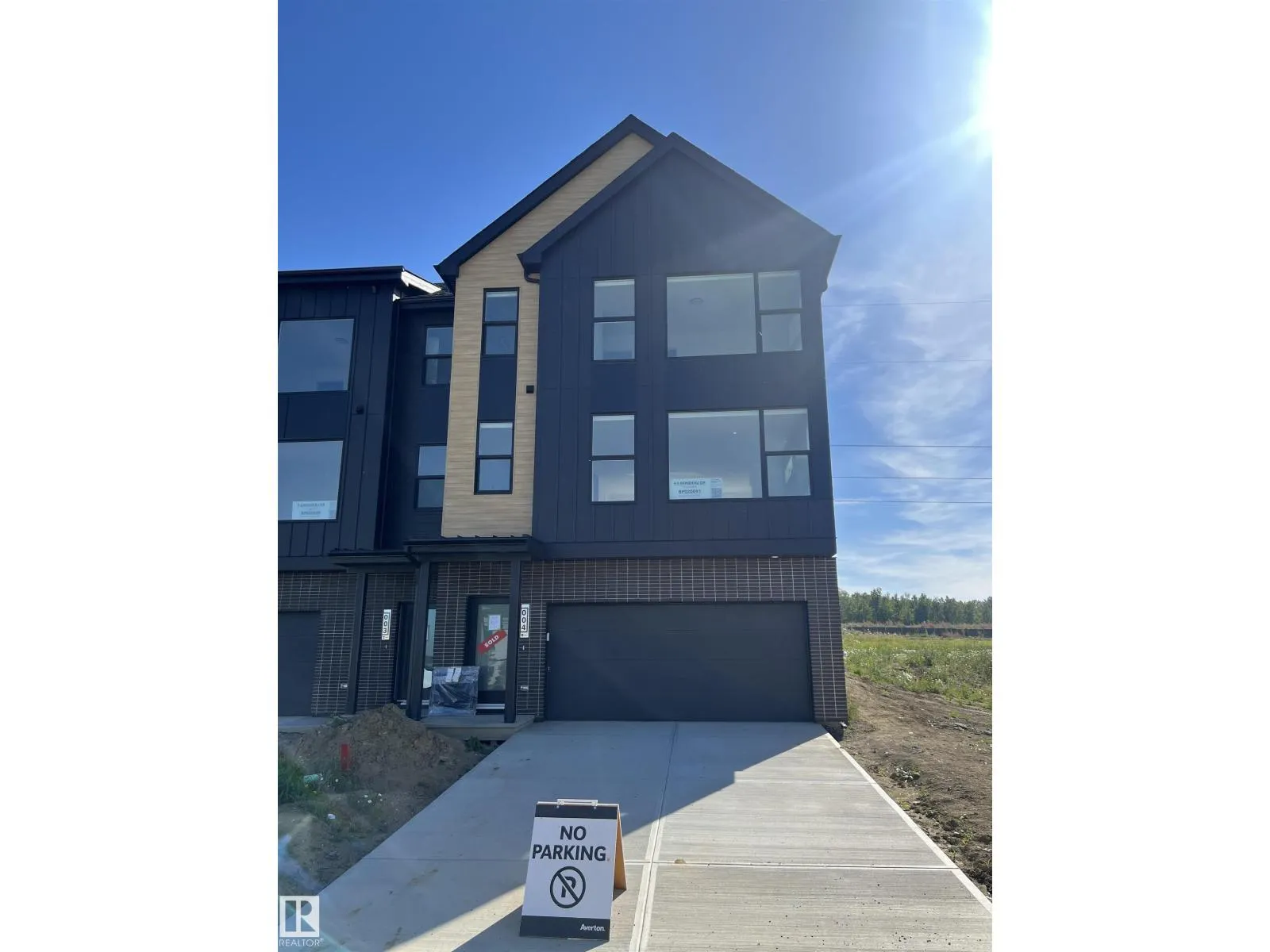 #4 5 RONDEAU DR