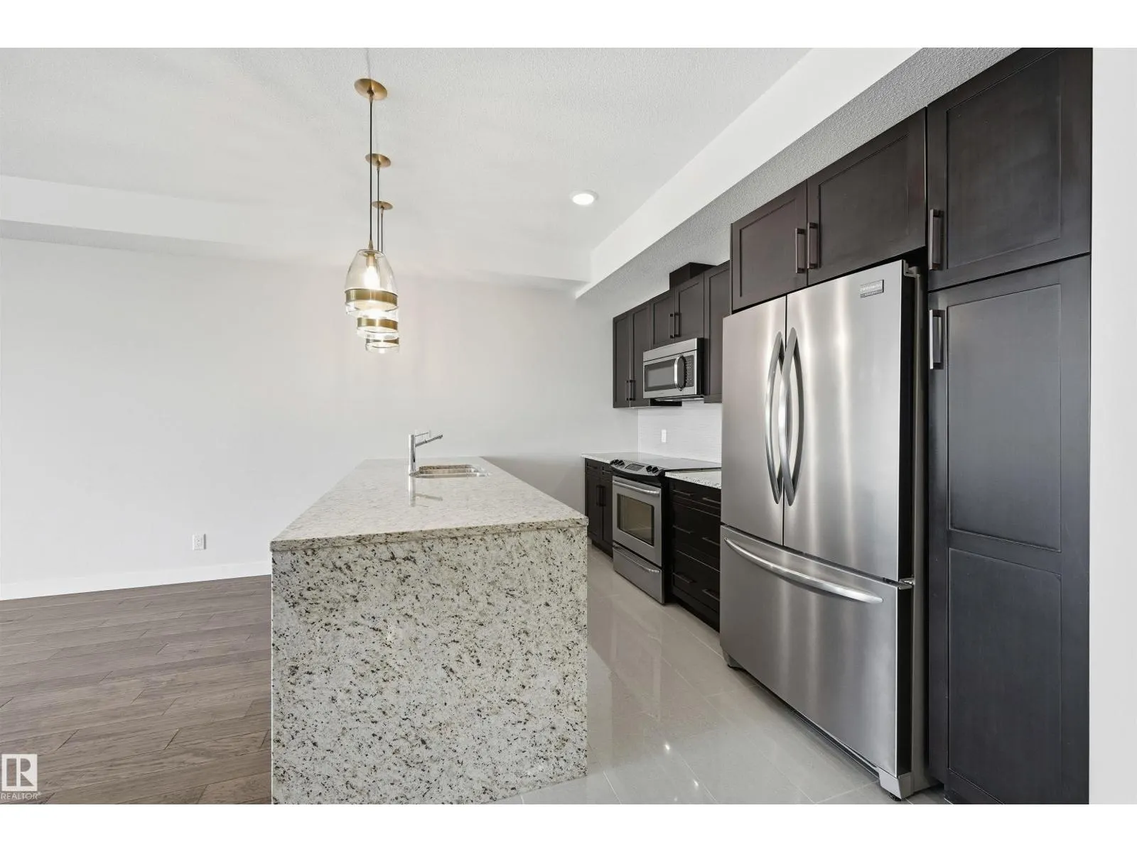 #413 625 LEGER WY NW