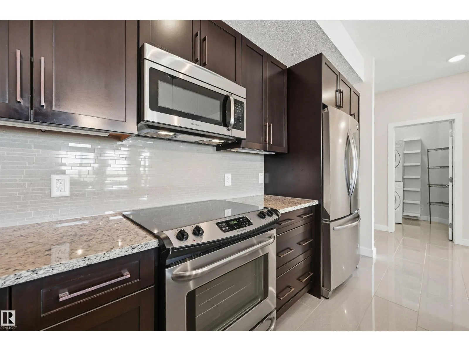 #413 625 LEGER WY NW