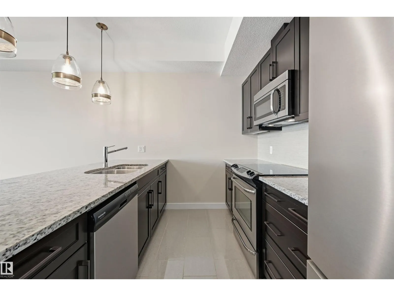 #413 625 LEGER WY NW