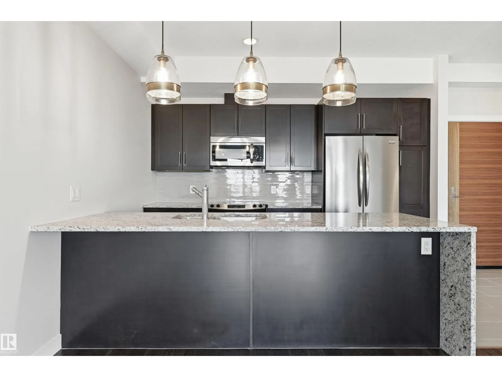 #413 625 LEGER WY NW