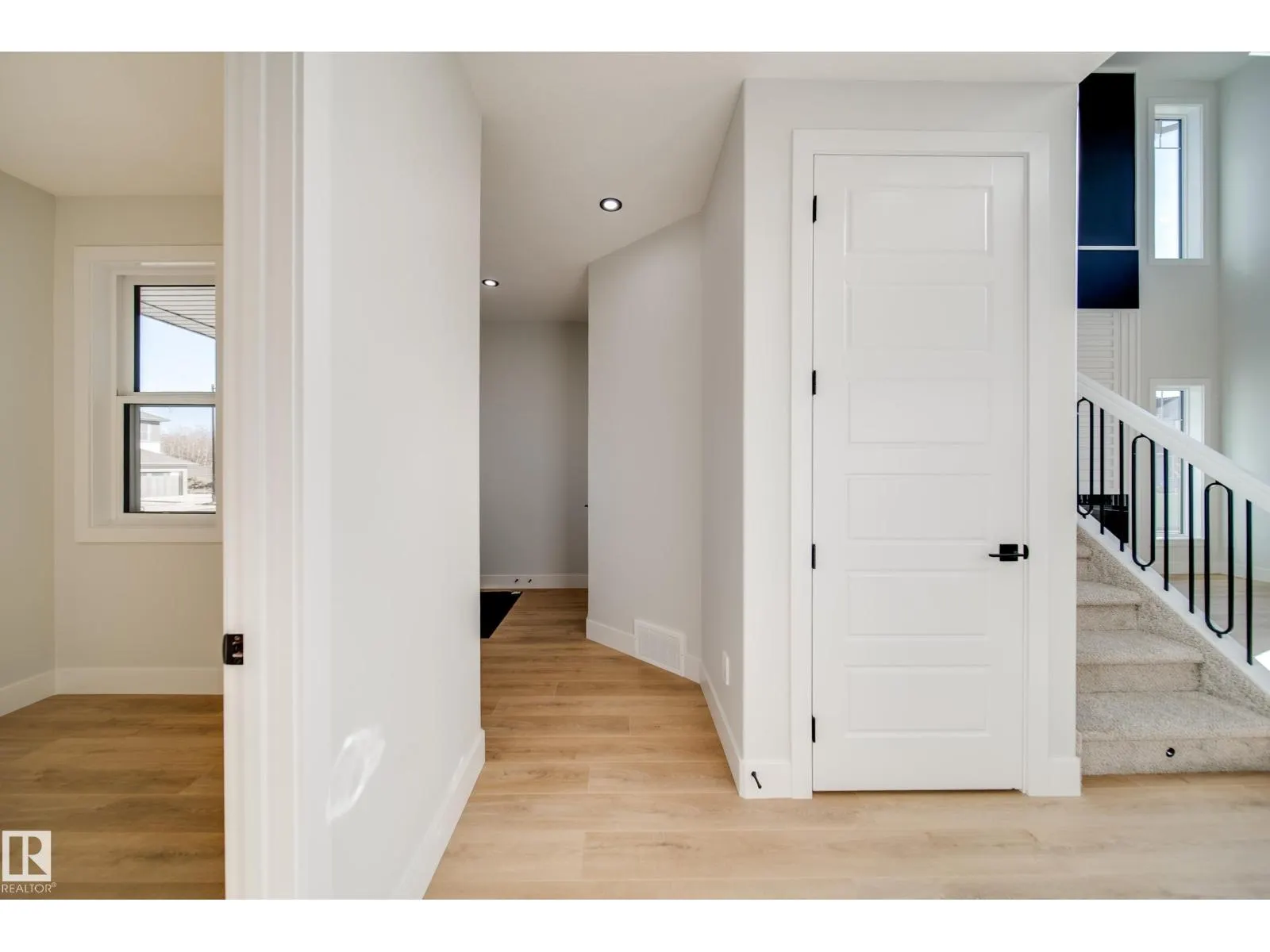 8511 183 AV NW NW