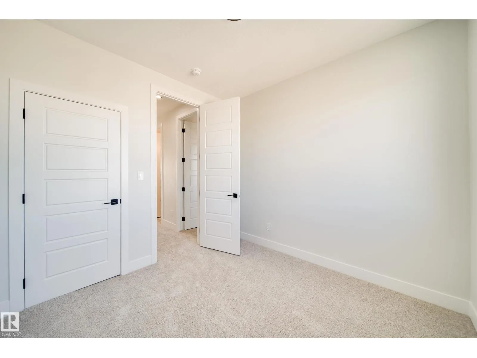 8511 183 AV NW NW