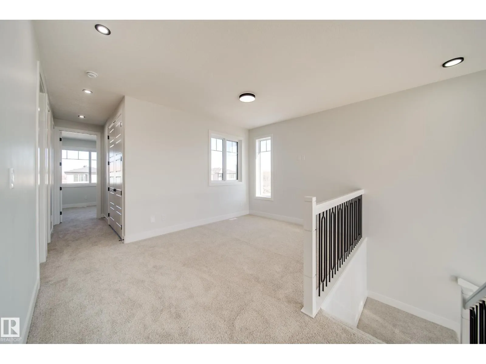 8511 183 AV NW NW