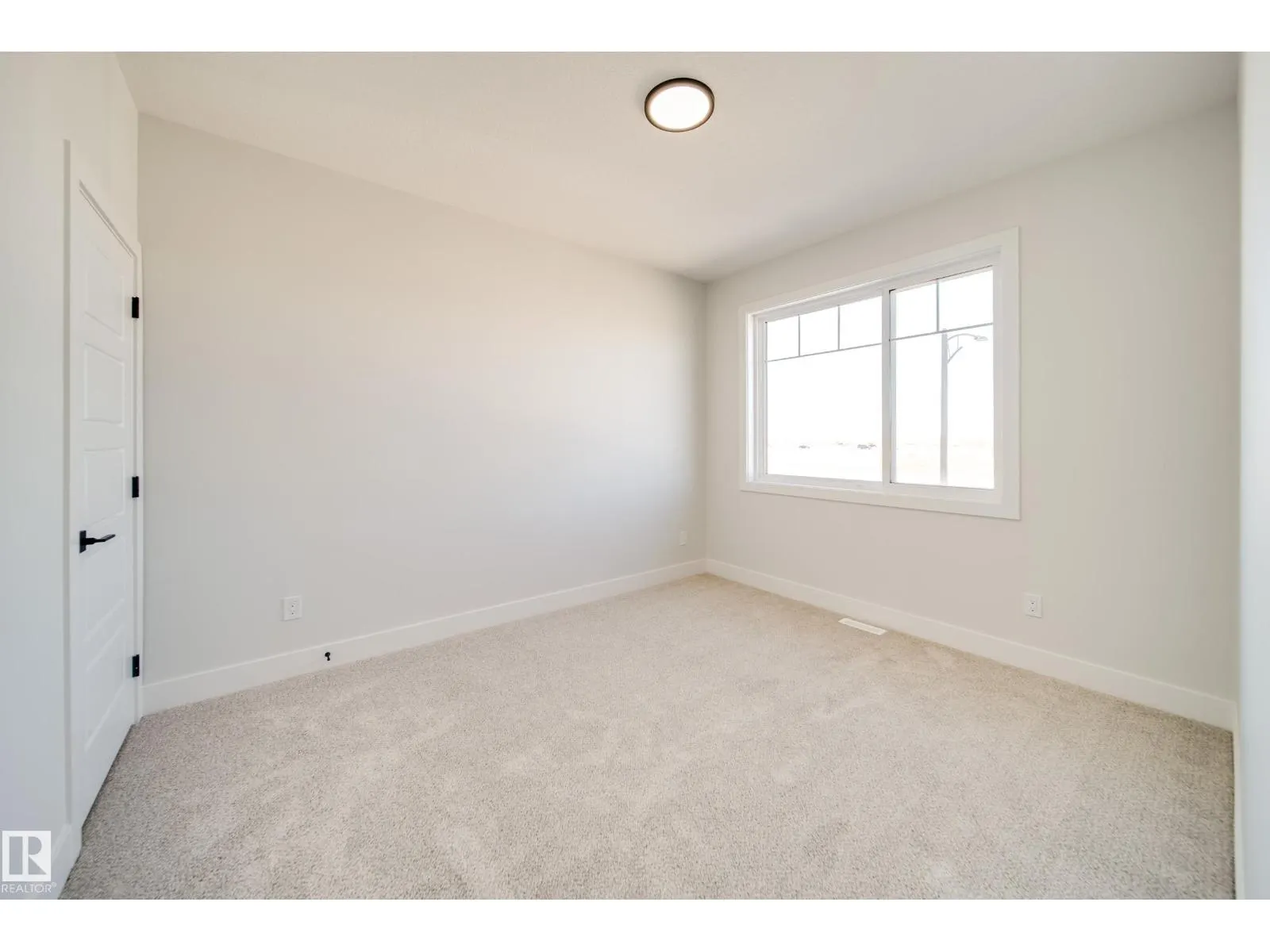 8511 183 AV NW NW