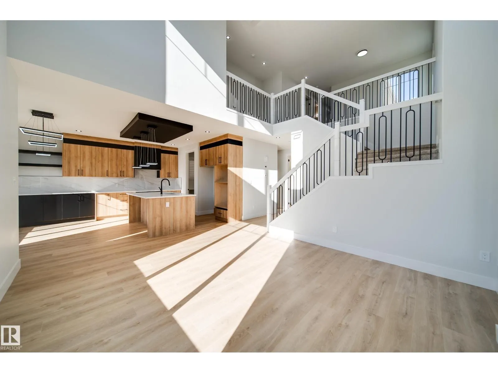 8511 183 AV NW NW