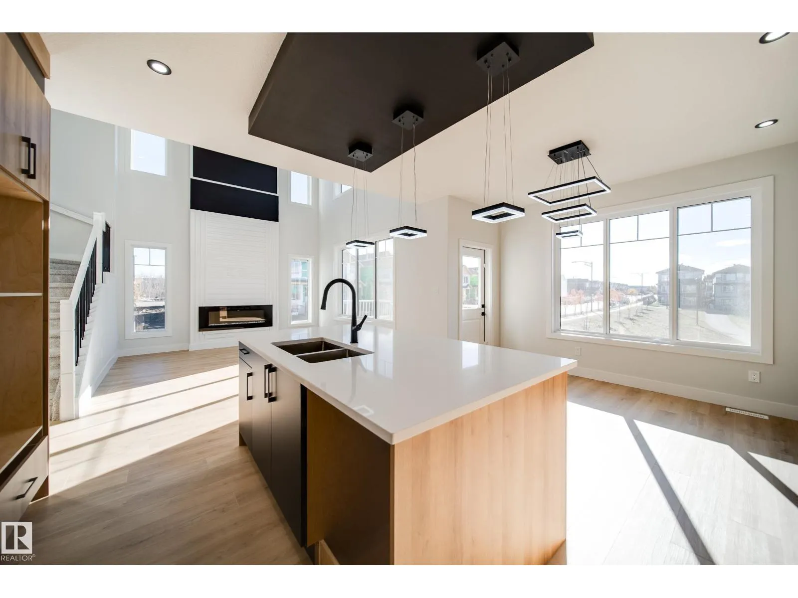8511 183 AV NW NW