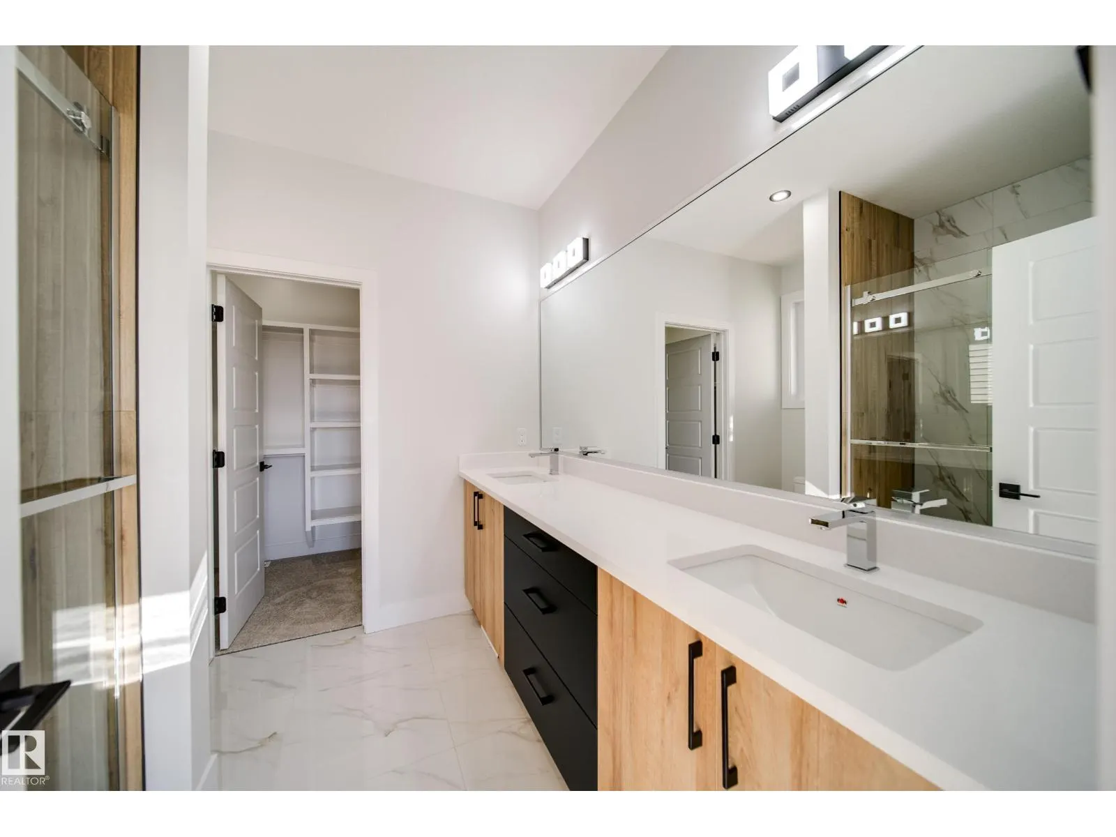 8511 183 AV NW NW