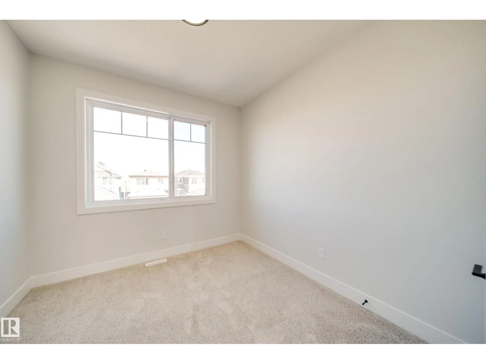 8511 183 AV NW NW