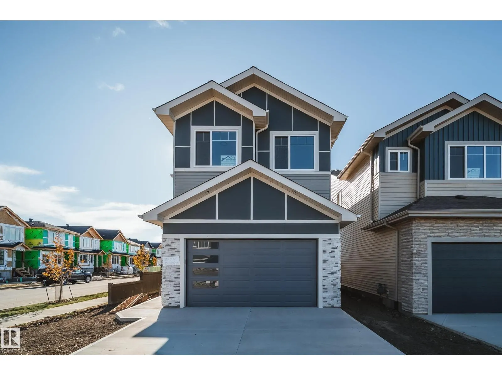 8511 183 AV NW NW
