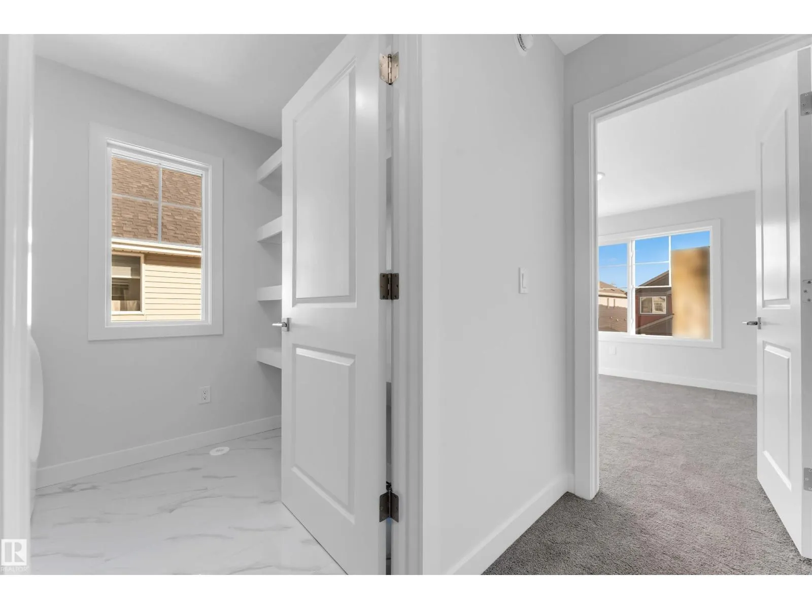 1524 11 AV NW