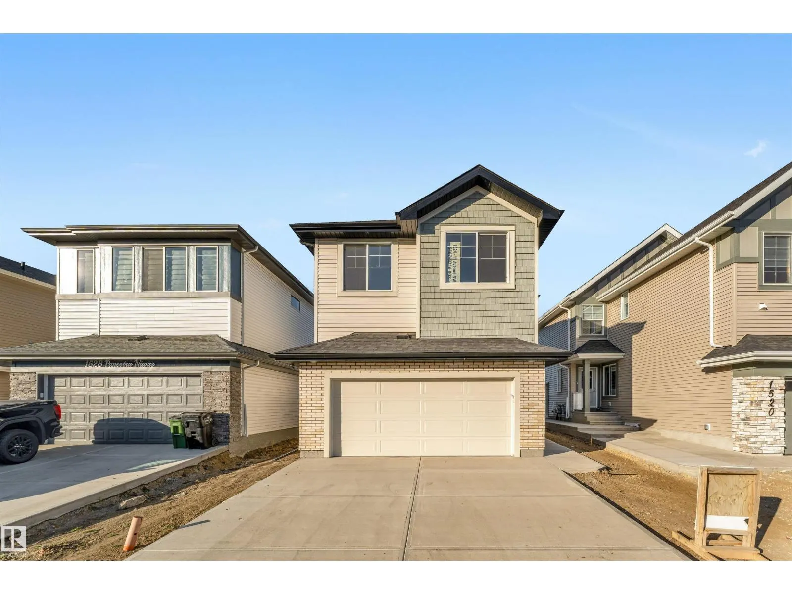 1524 11 AV NW