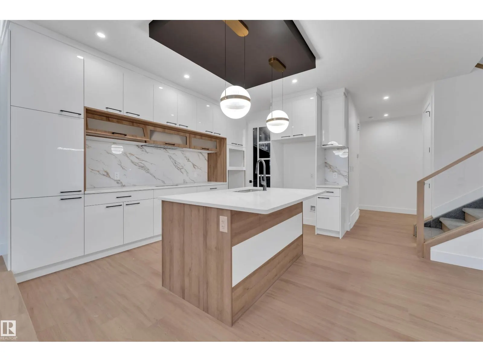 6310 20 ST NE
