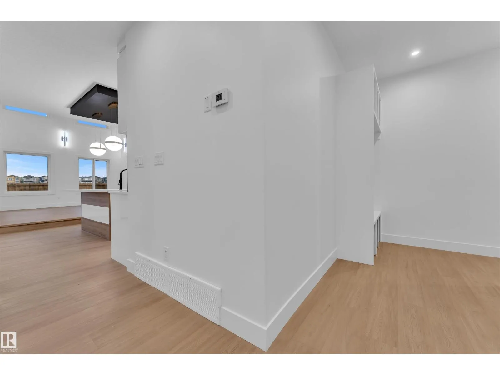 6310 20 ST NE