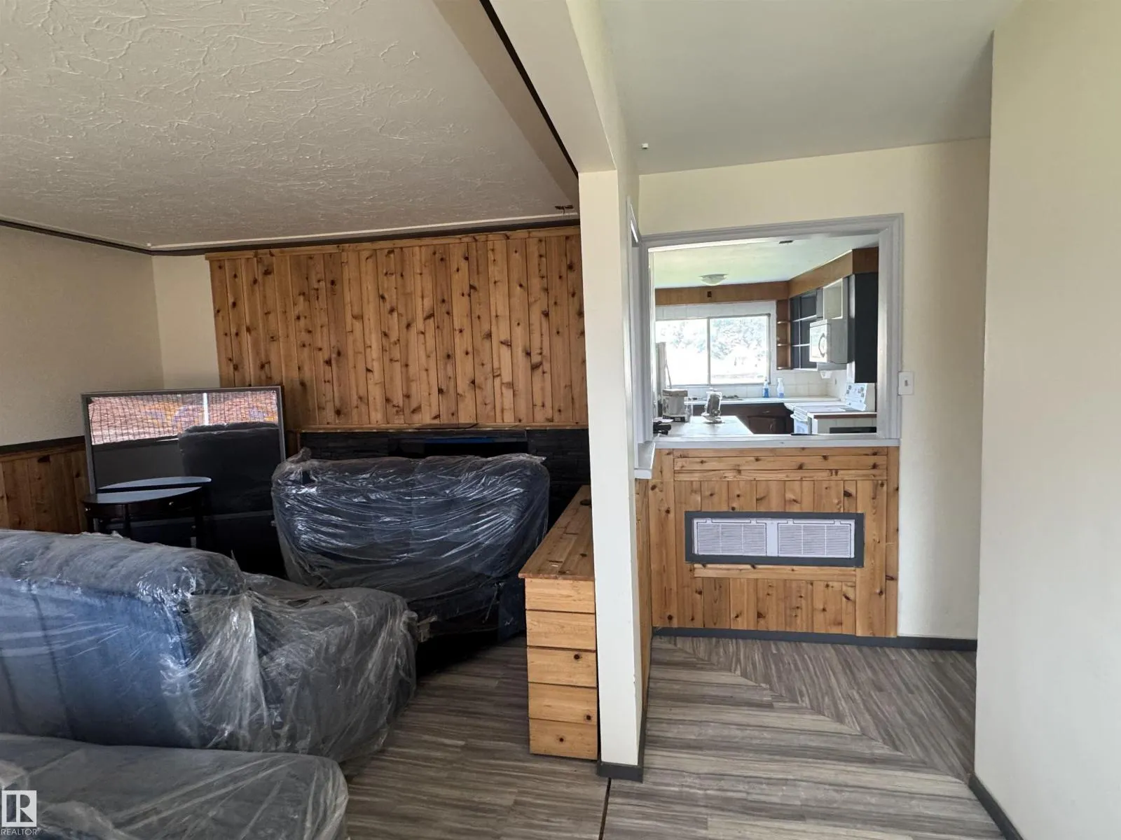 12312 82 ST NW