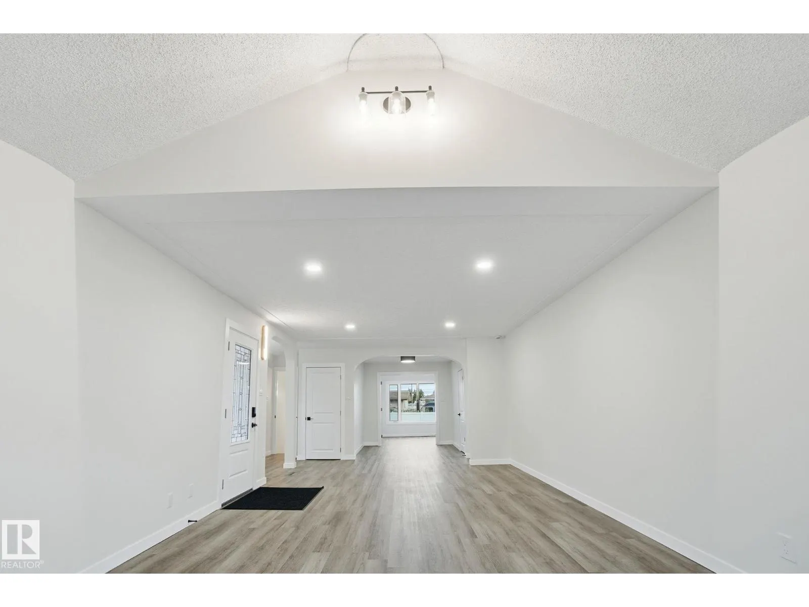 10524 134 AV NW