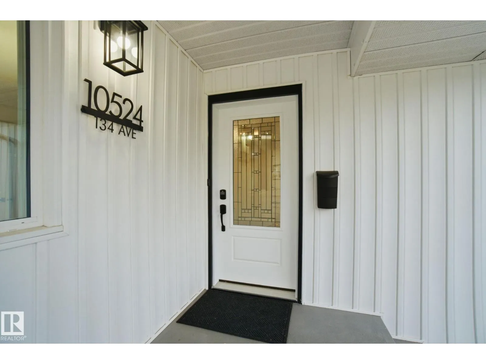 10524 134 AV NW