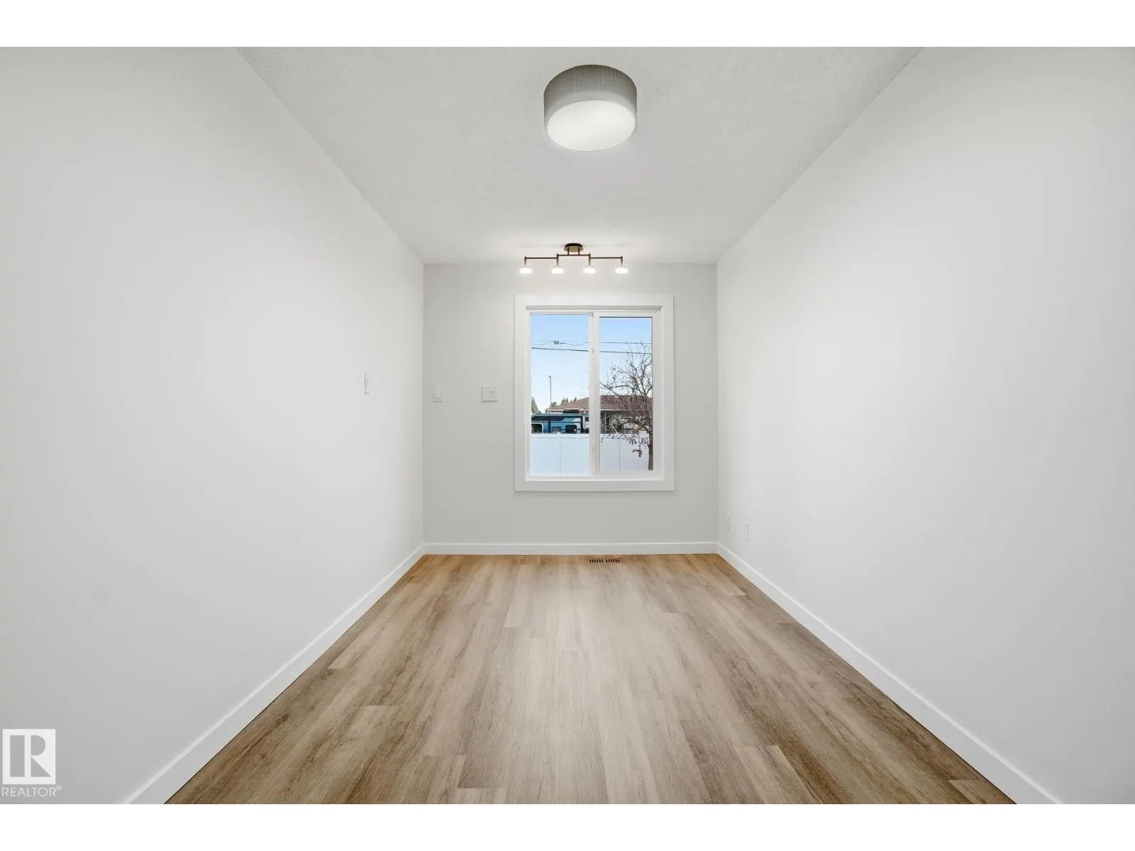 10524 134 AV NW