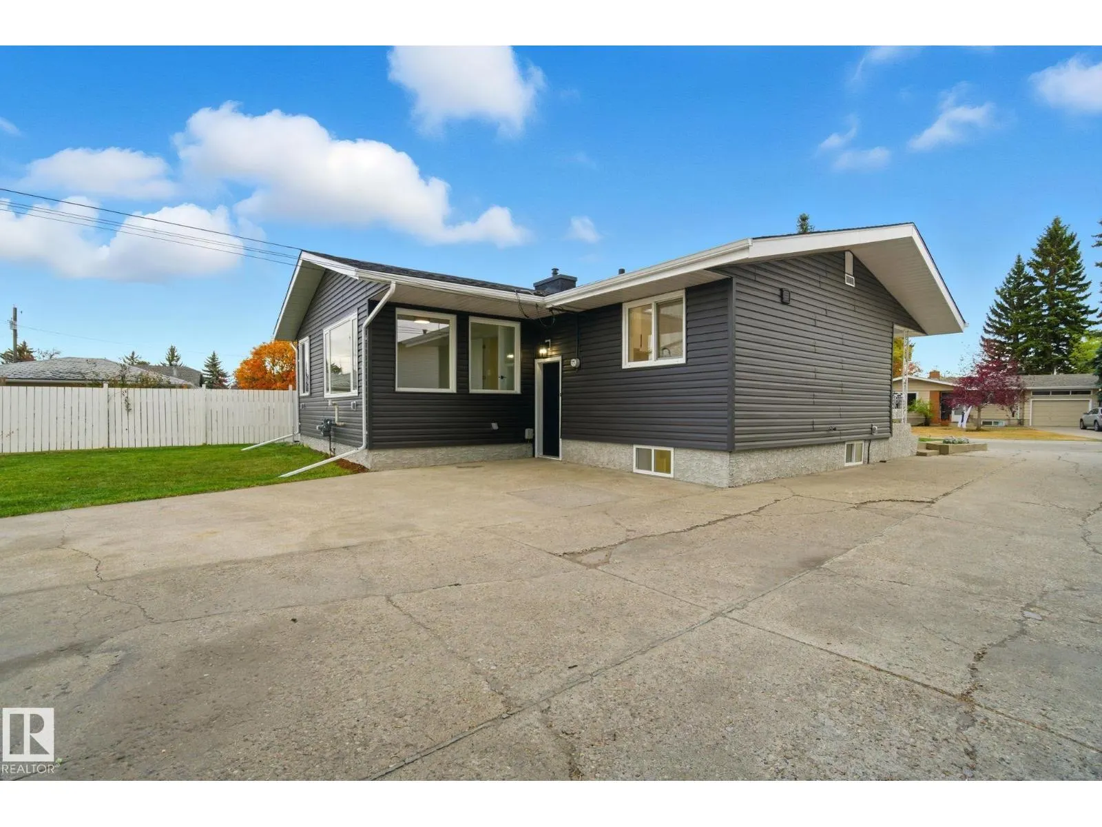 10524 134 AV NW