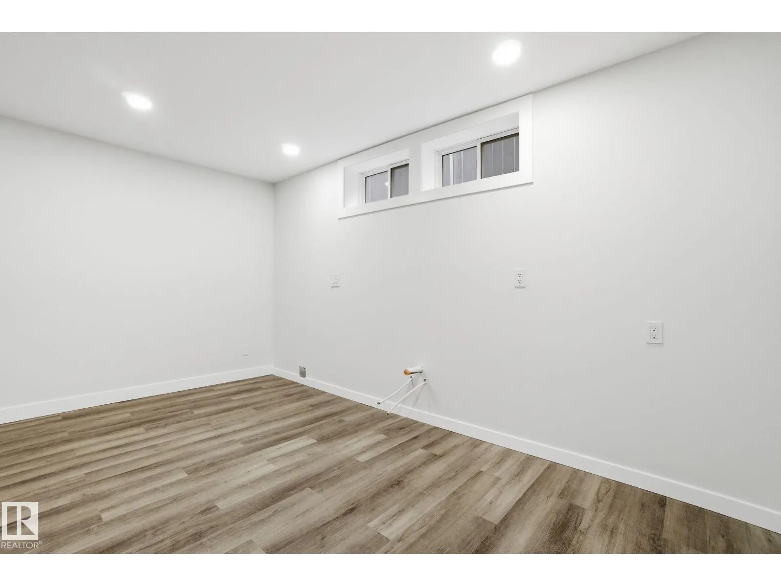 10524 134 AV NW