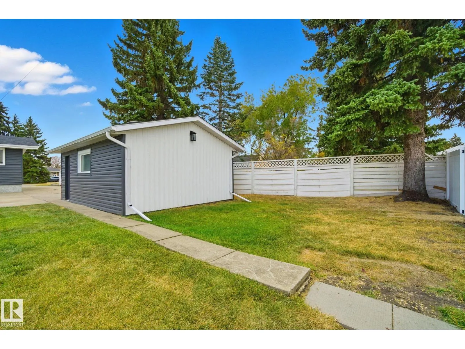 10524 134 AV NW