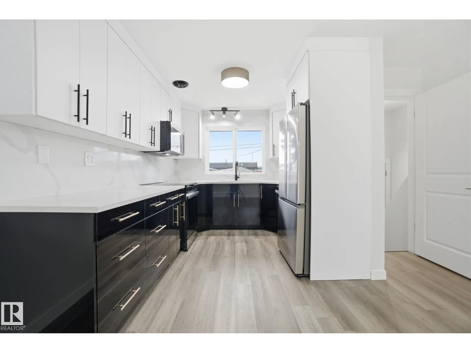 10524 134 AV NW