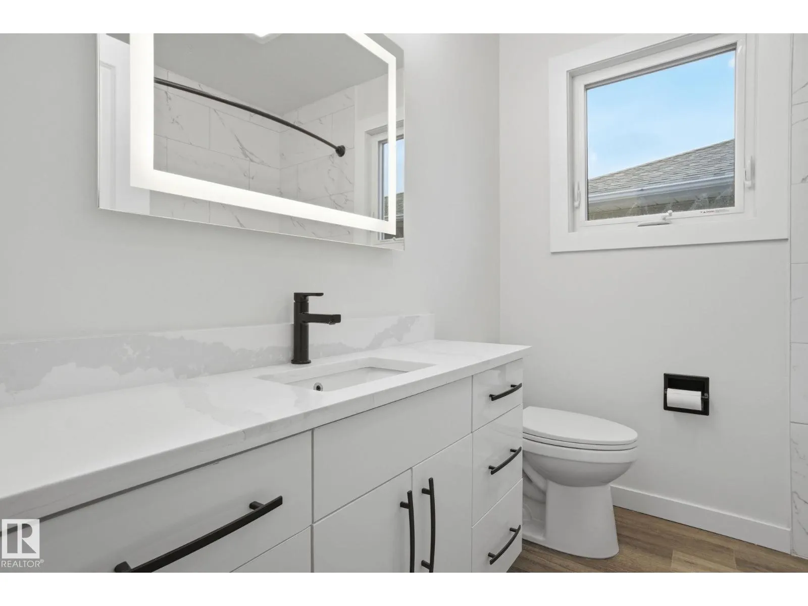 10524 134 AV NW
