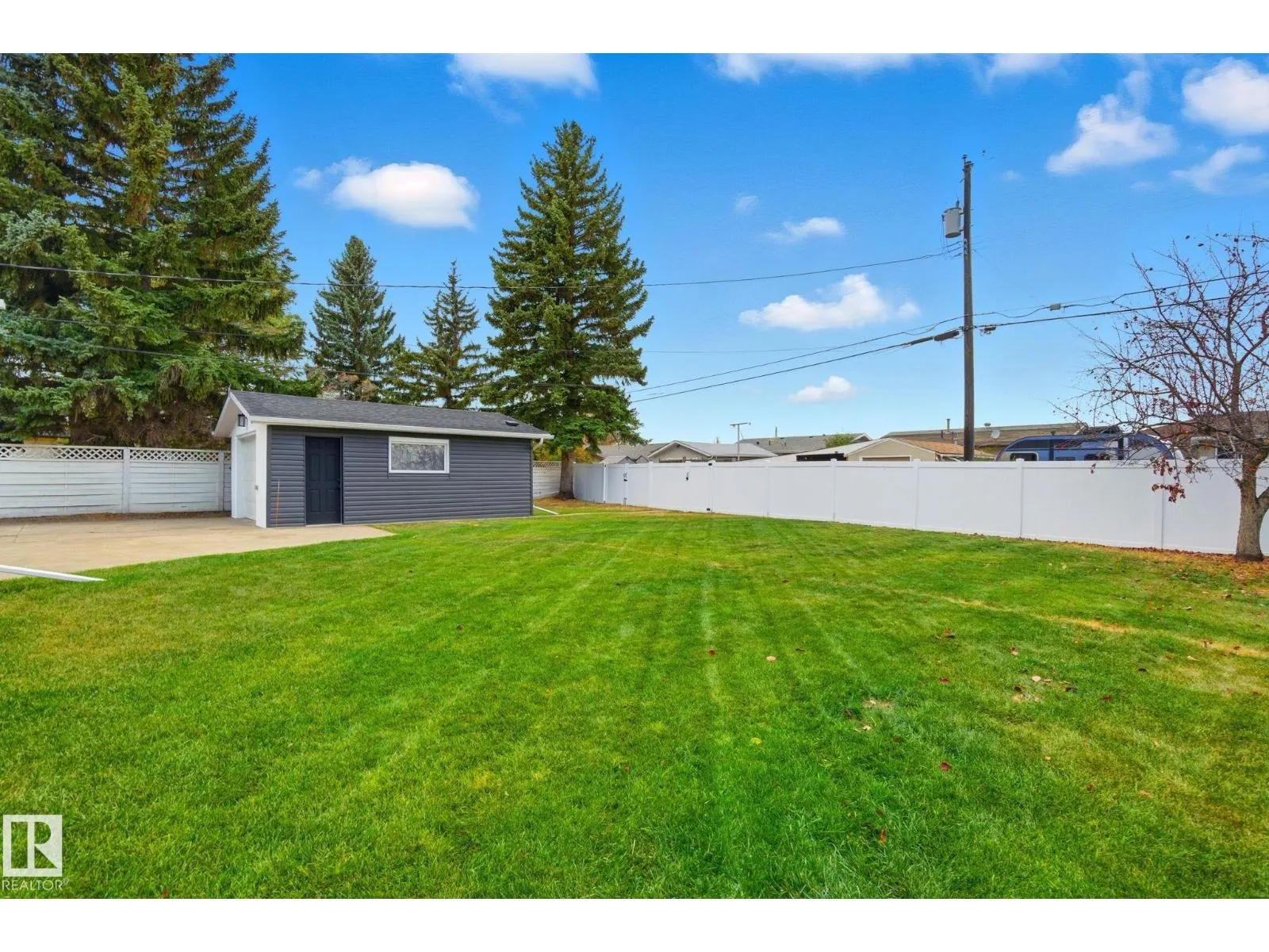 10524 134 AV NW