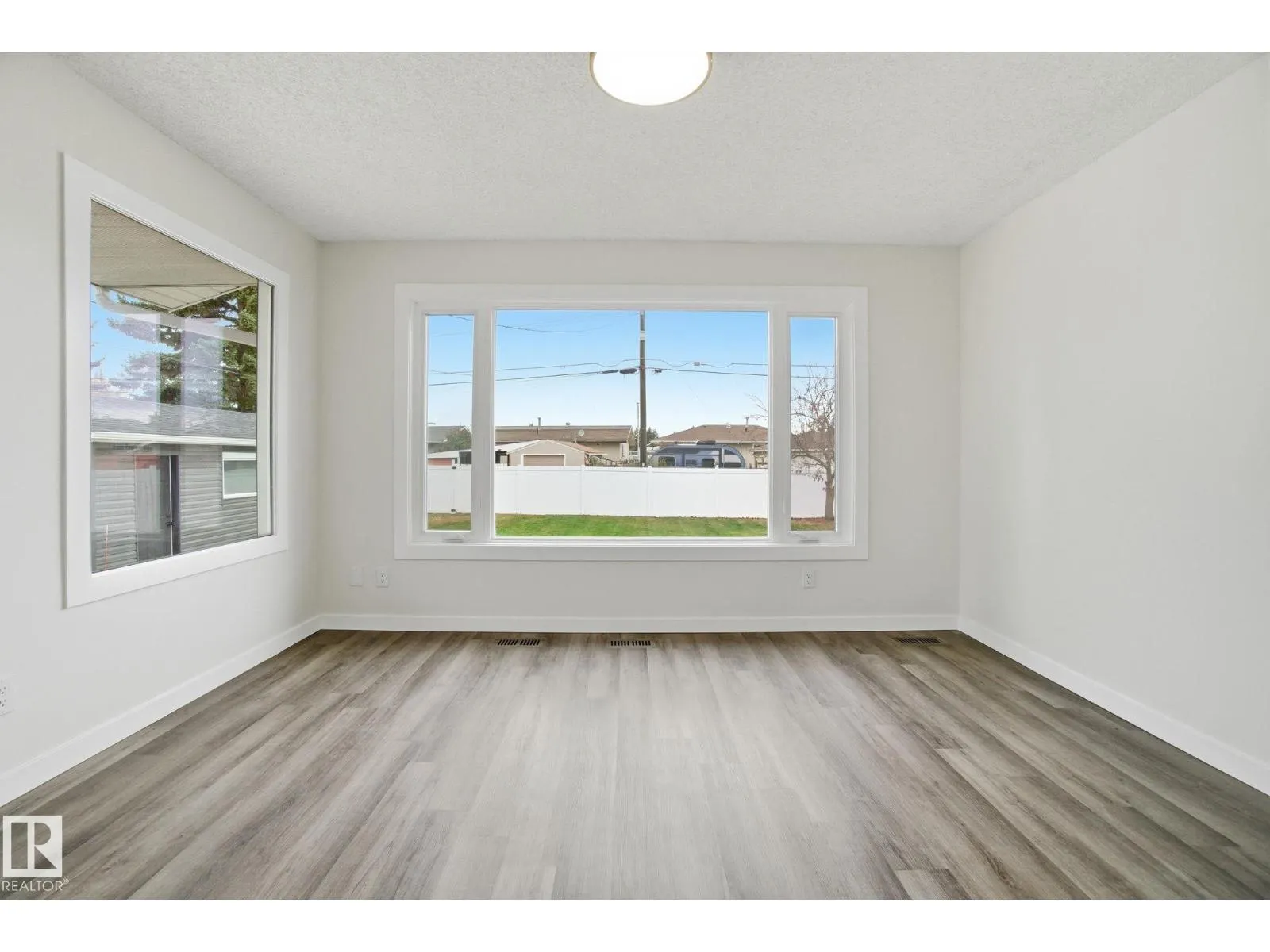 10524 134 AV NW