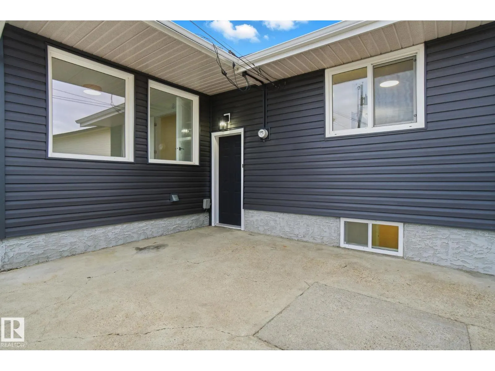 10524 134 AV NW