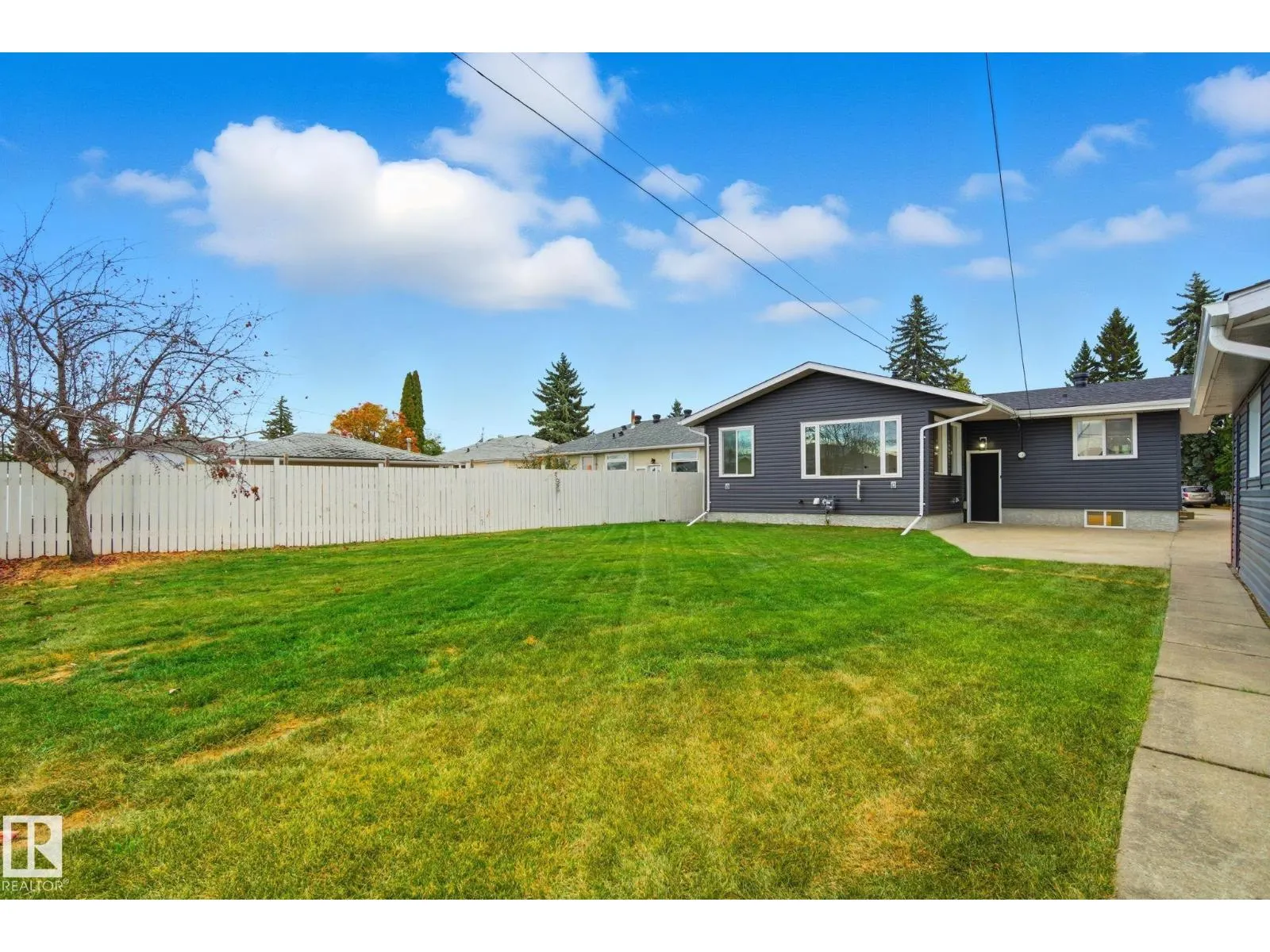 10524 134 AV NW