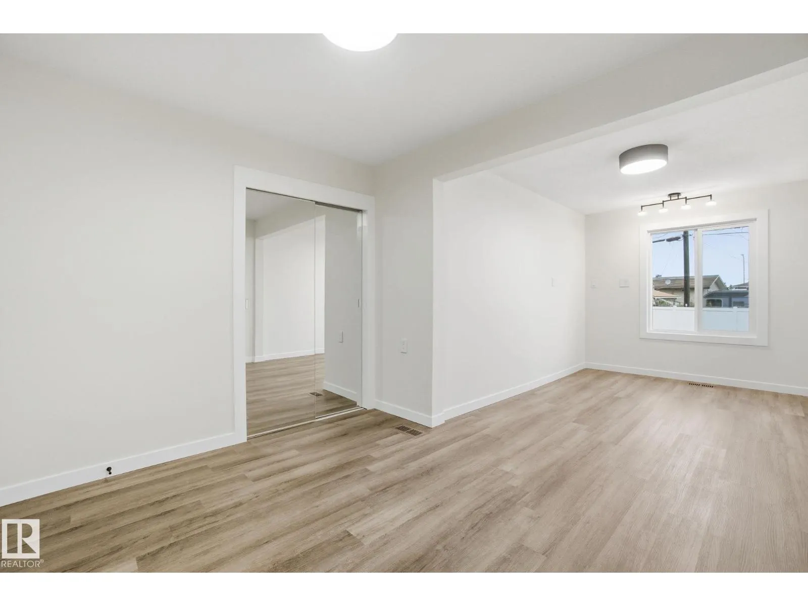 10524 134 AV NW