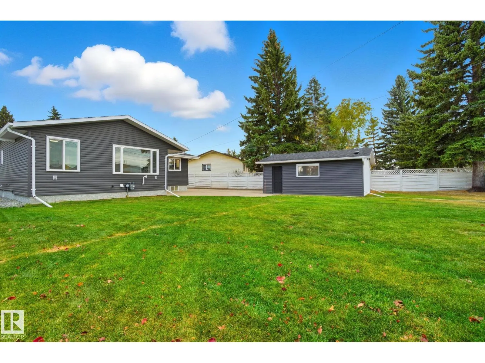 10524 134 AV NW