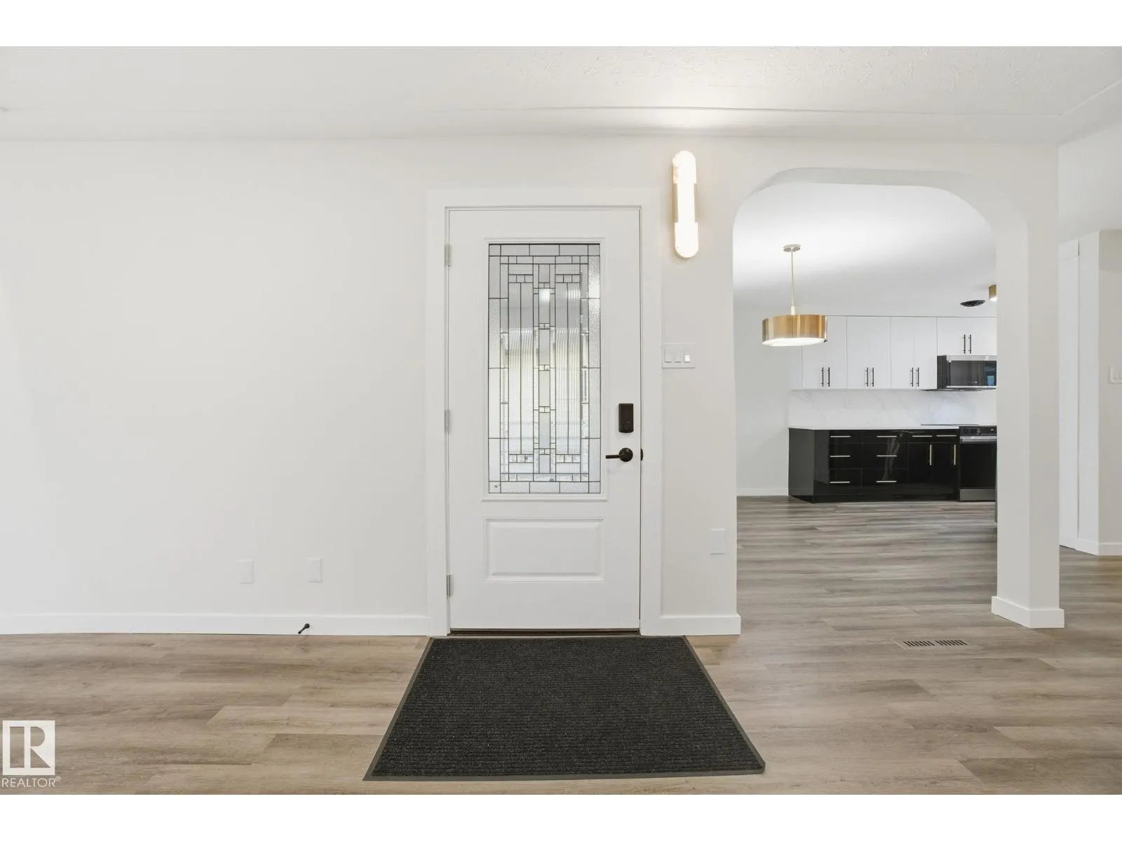 10524 134 AV NW
