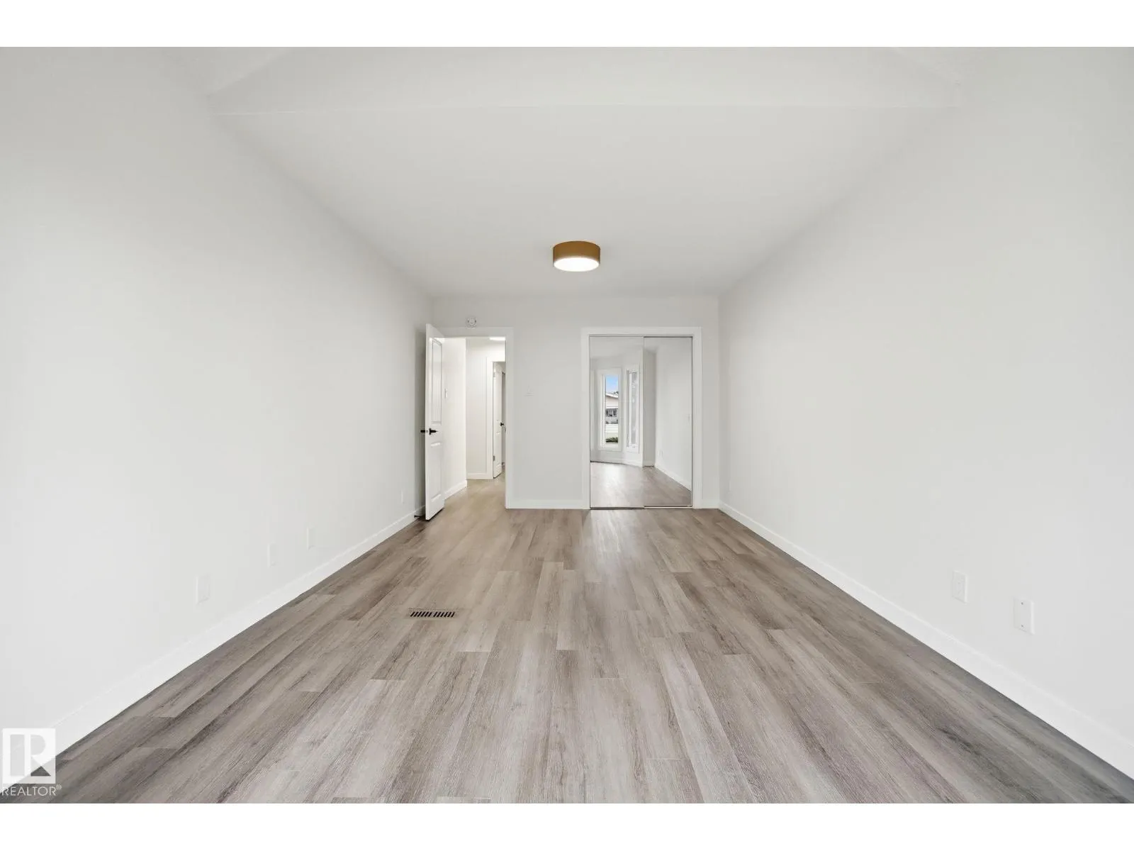 10524 134 AV NW