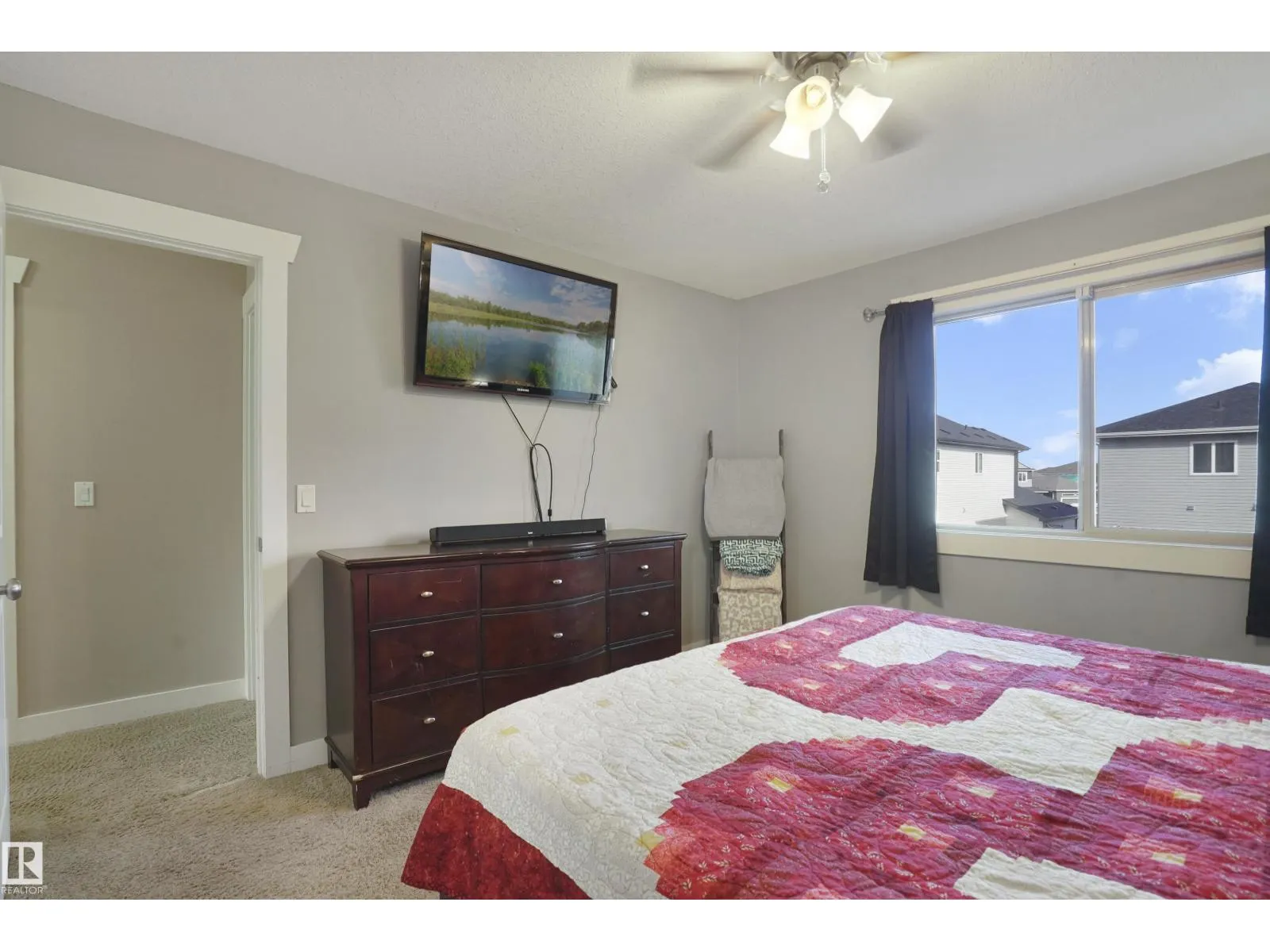 30 HILLDOWNS DR