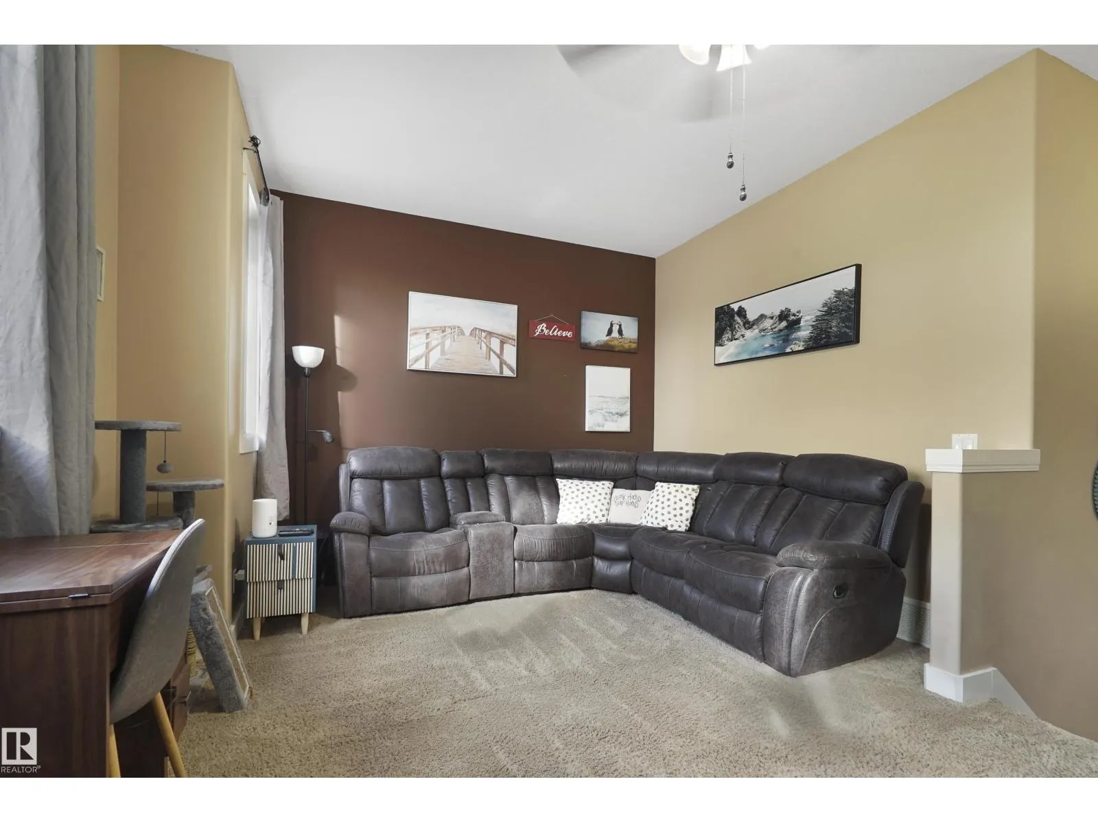 30 HILLDOWNS DR