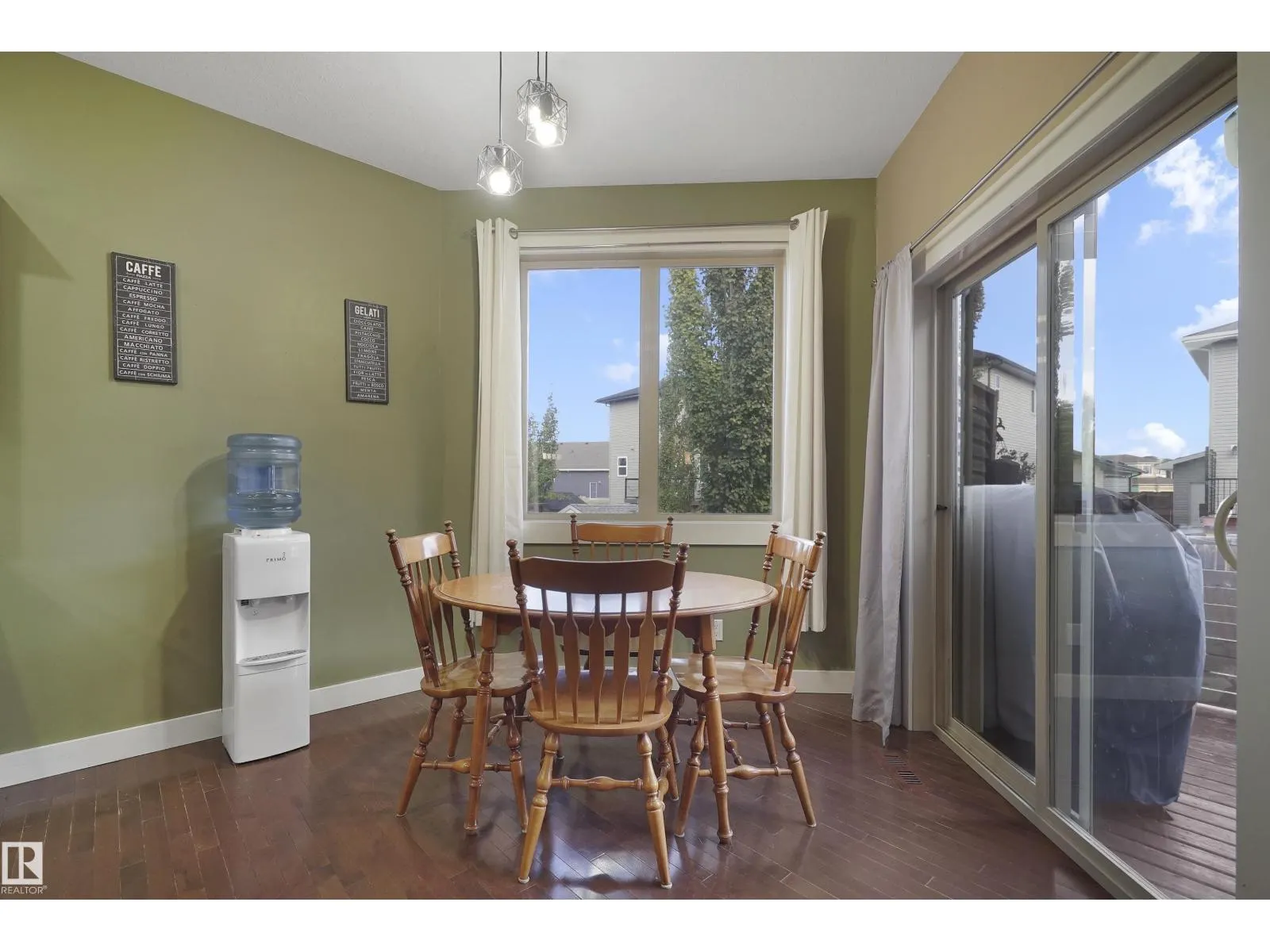 30 HILLDOWNS DR