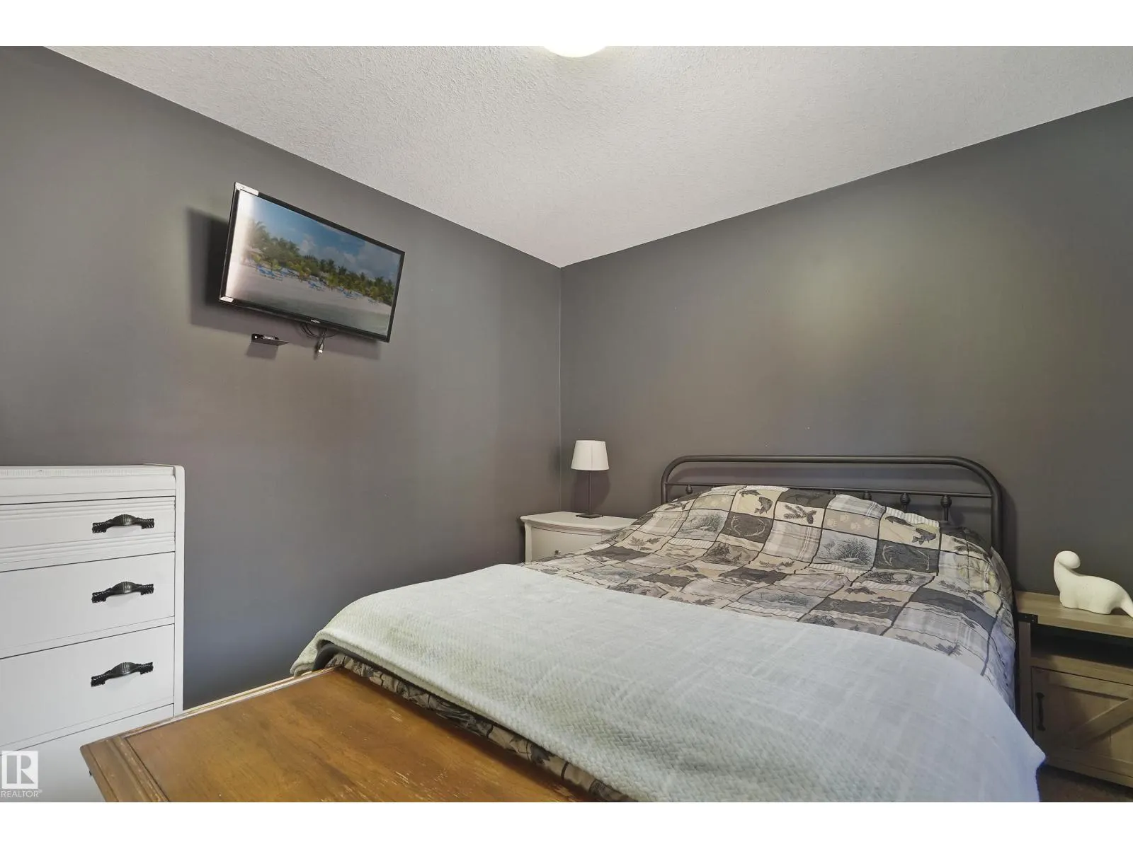 30 HILLDOWNS DR