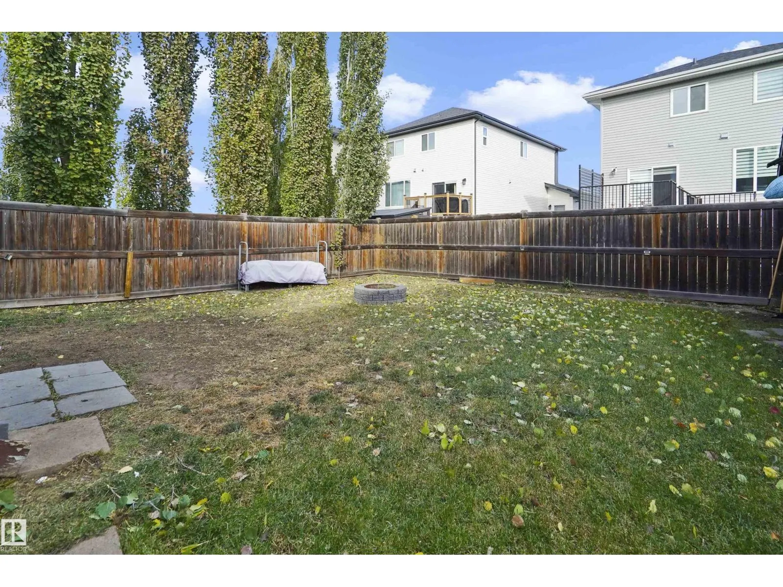 30 HILLDOWNS DR