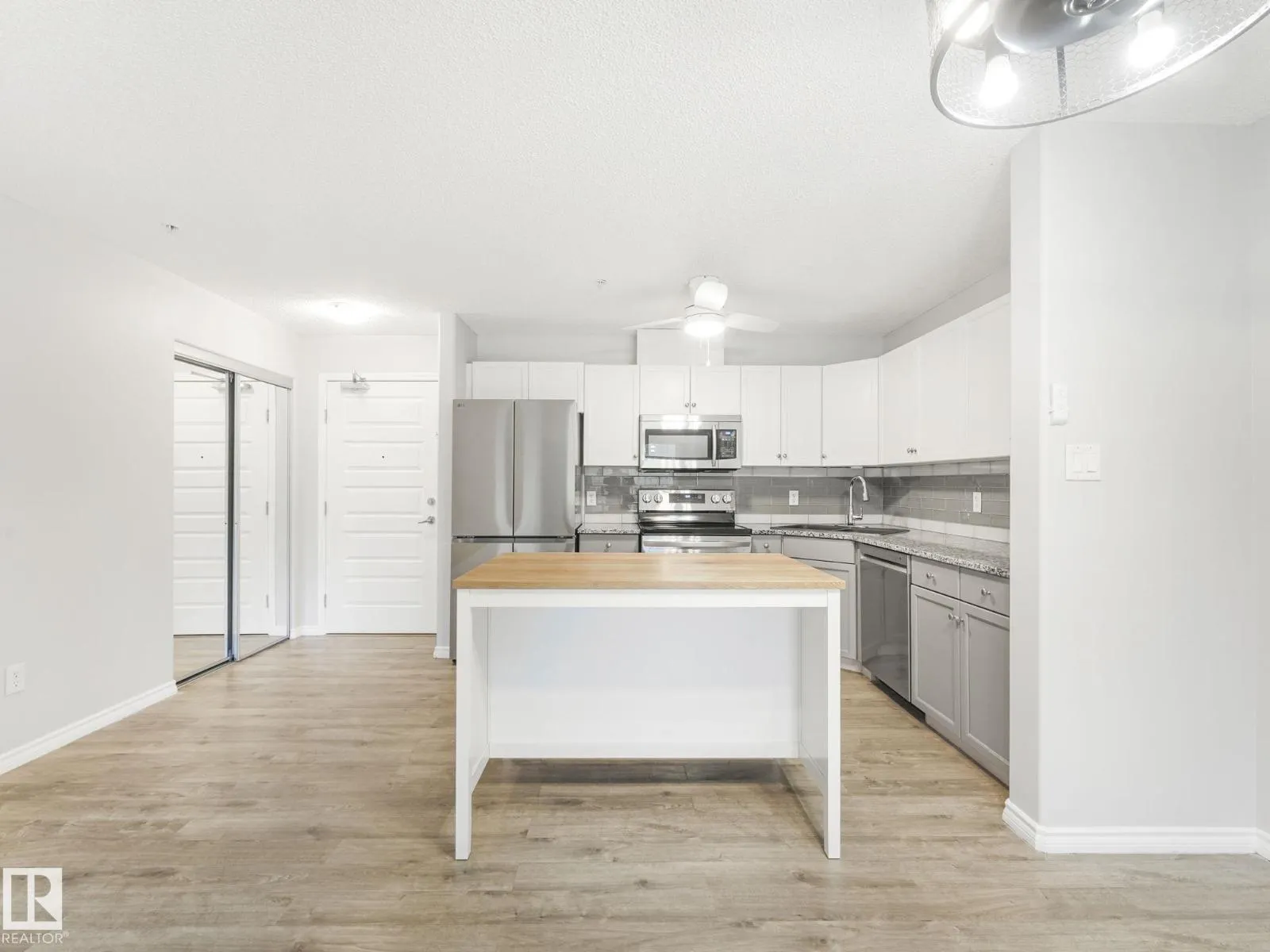 #110 646 MCALLISTER LO SW