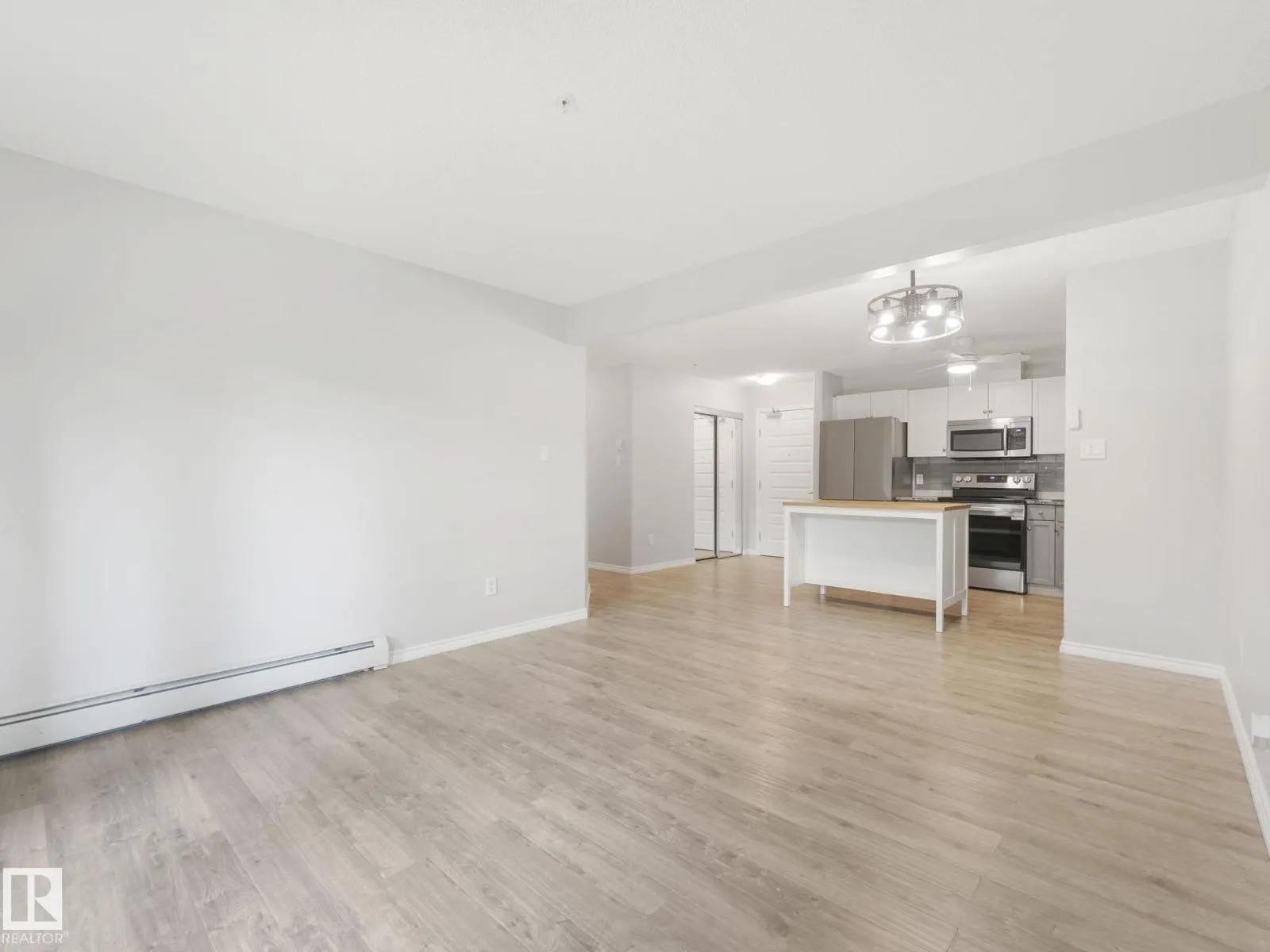 #110 646 MCALLISTER LO SW