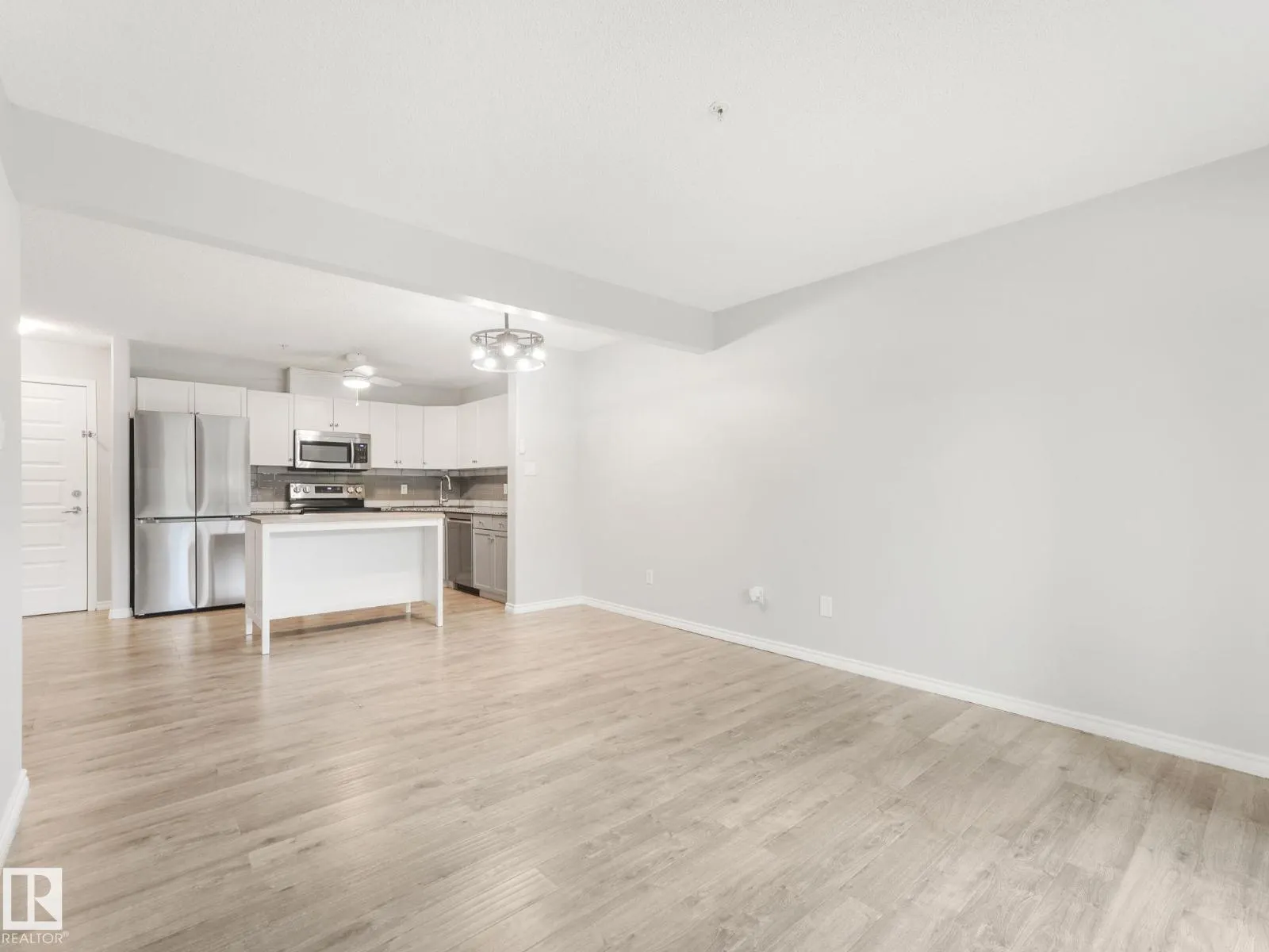 #110 646 MCALLISTER LO SW