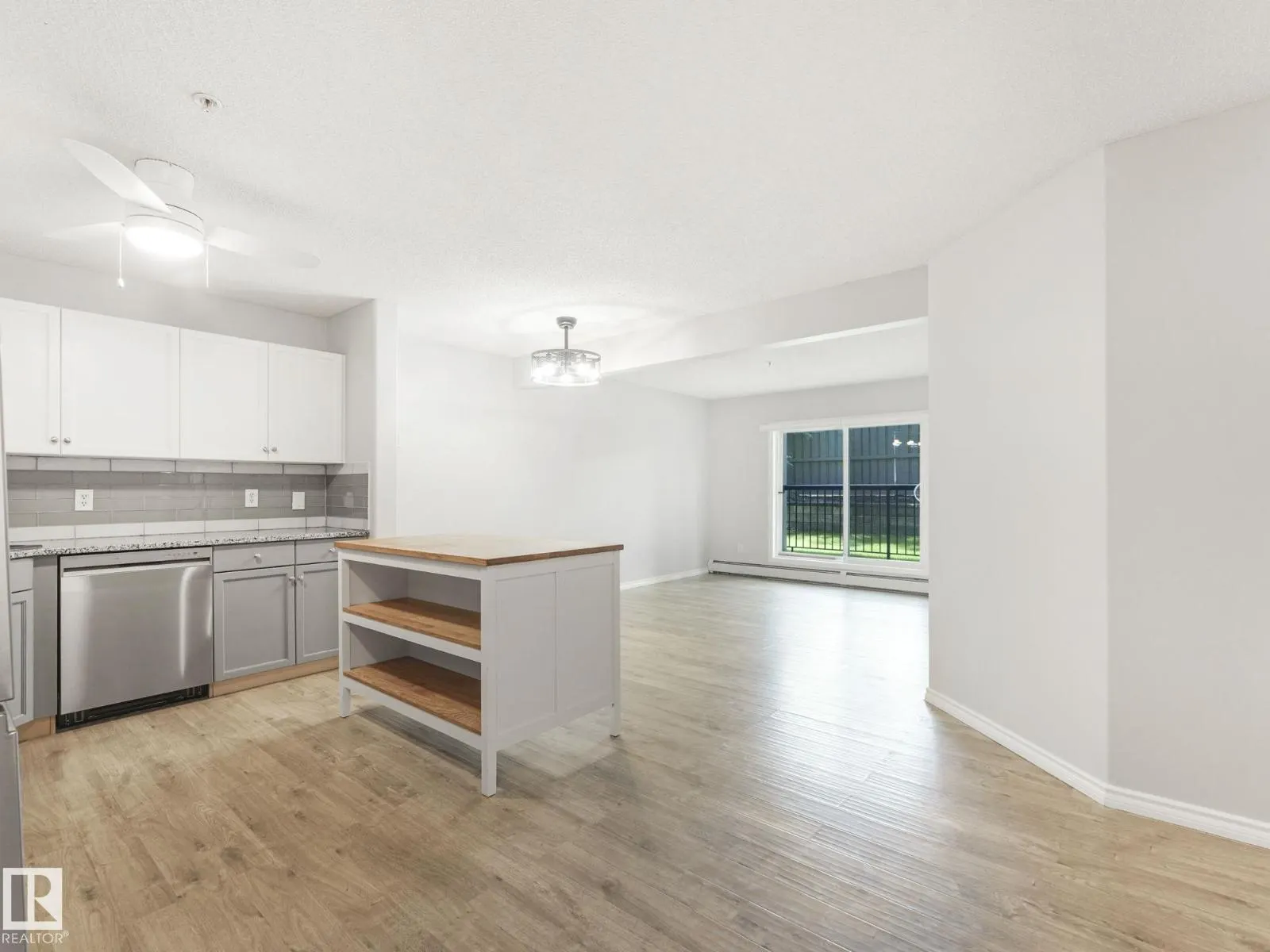 #110 646 MCALLISTER LO SW