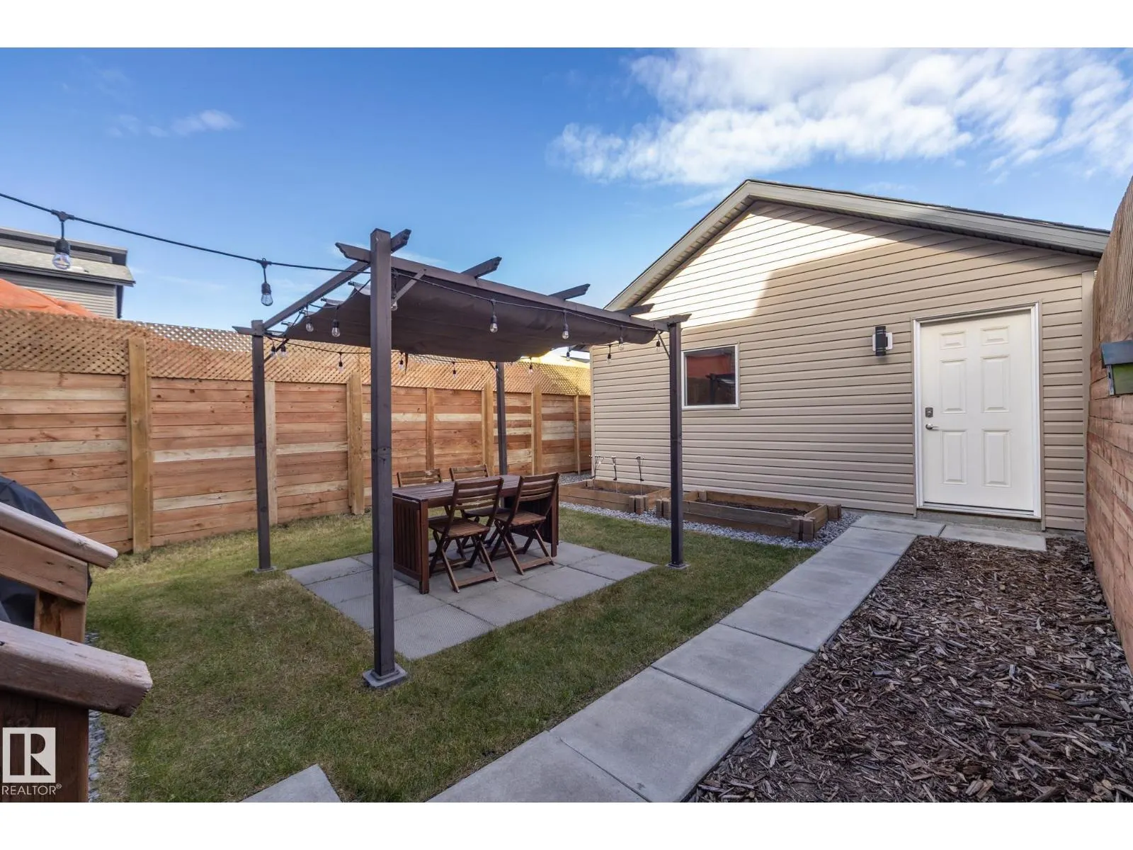 2463 KELLY CIRCLE CI SW