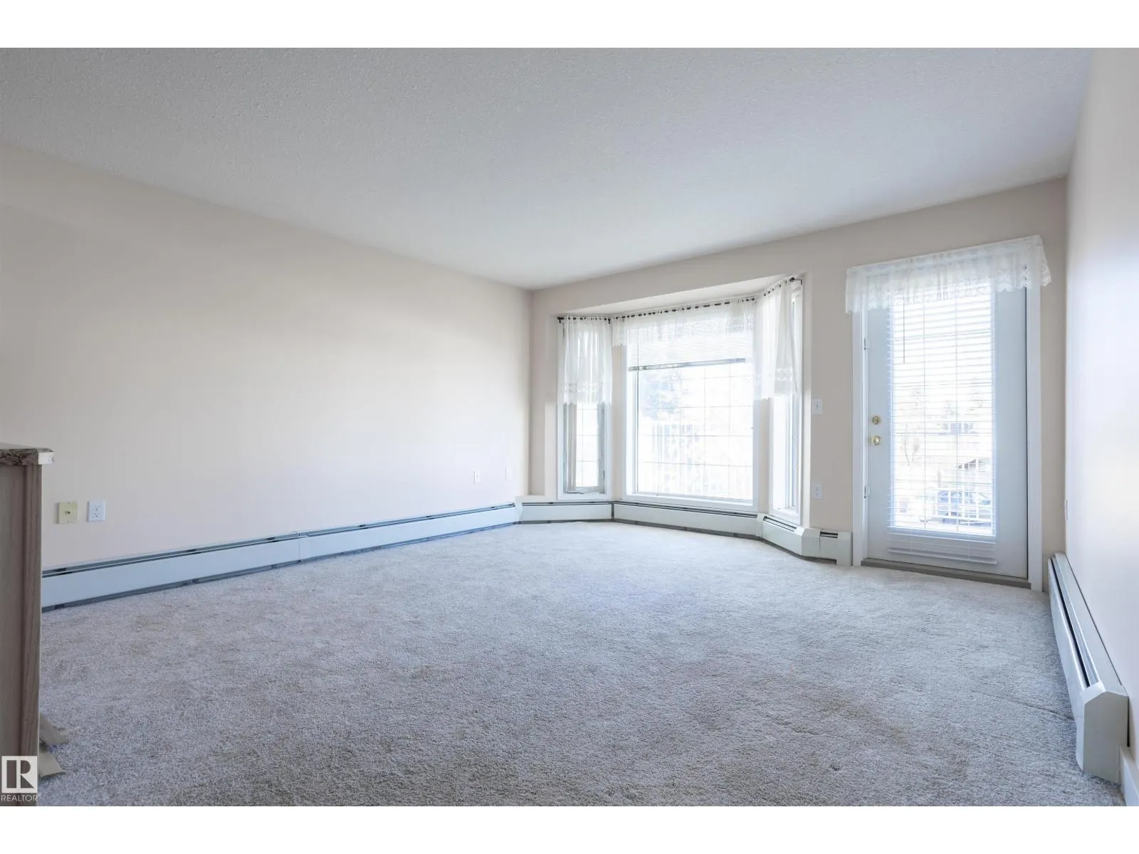 #262 13441 127 ST NW