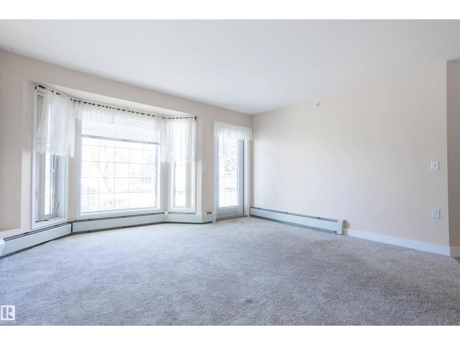 #262 13441 127 ST NW
