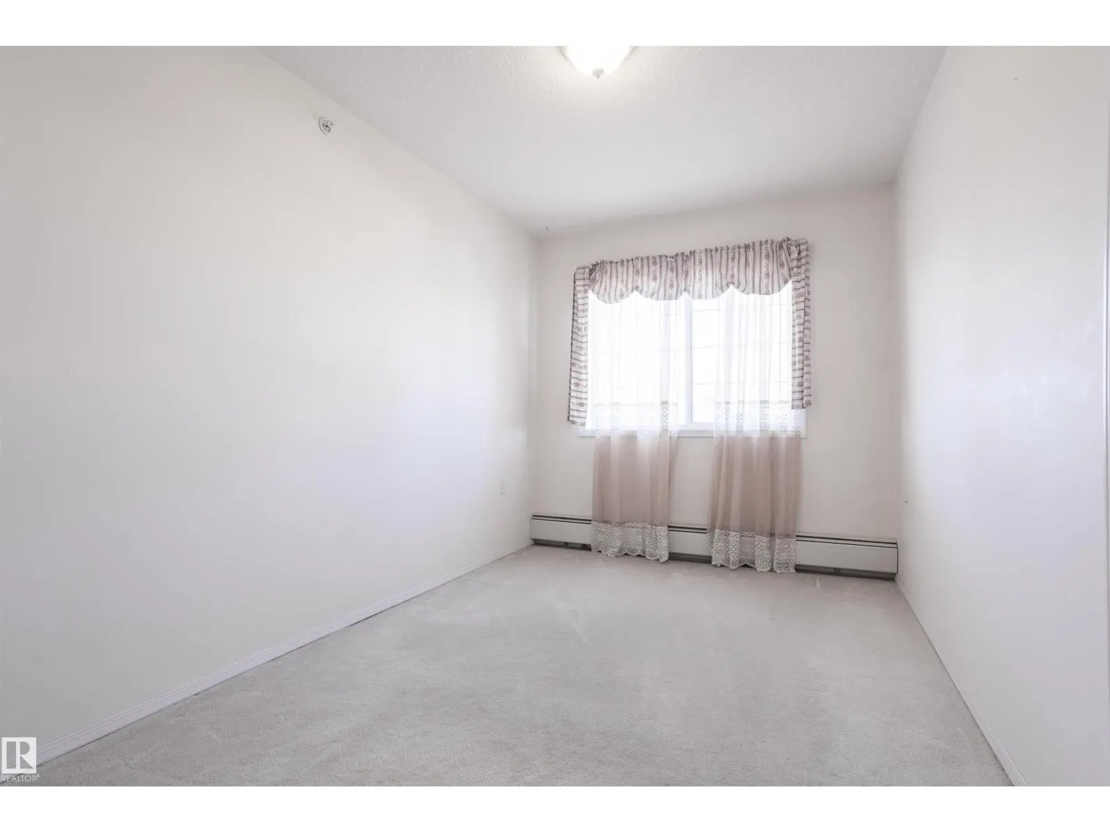 #262 13441 127 ST NW